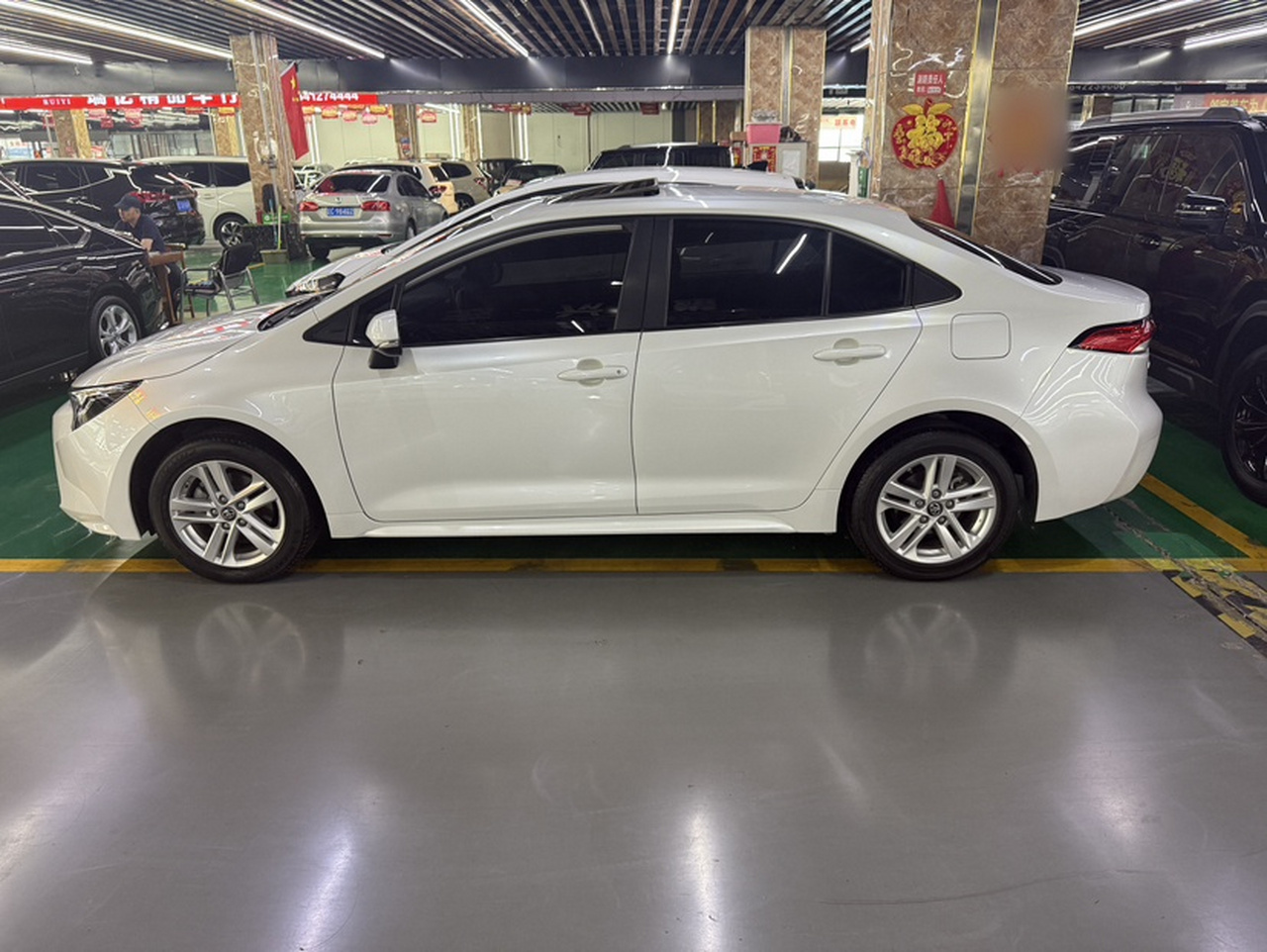 Levin 2021 185T CVT Luxury photo 4