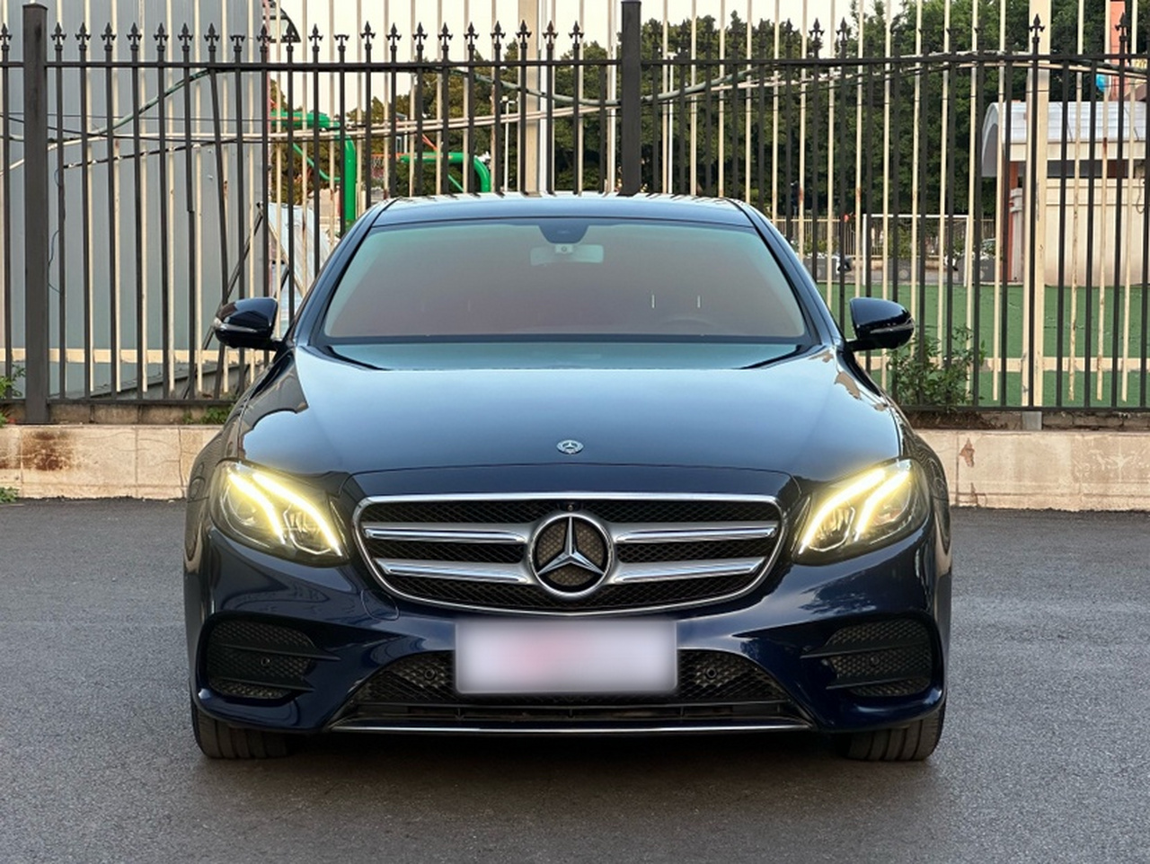 E-Class 2019 E 300 L Sport Luxury photo 5