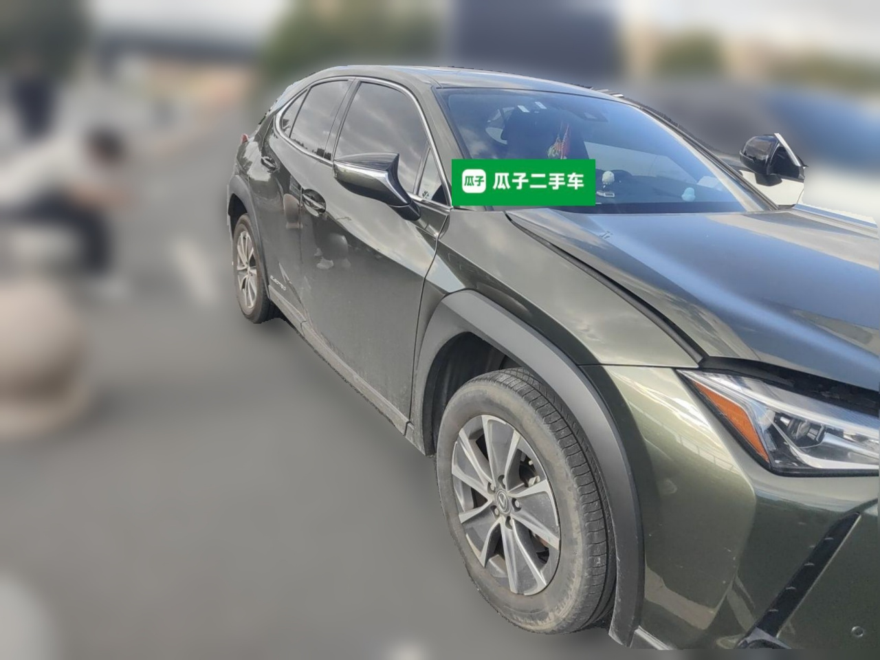 UX EV 2020 300e photo 3