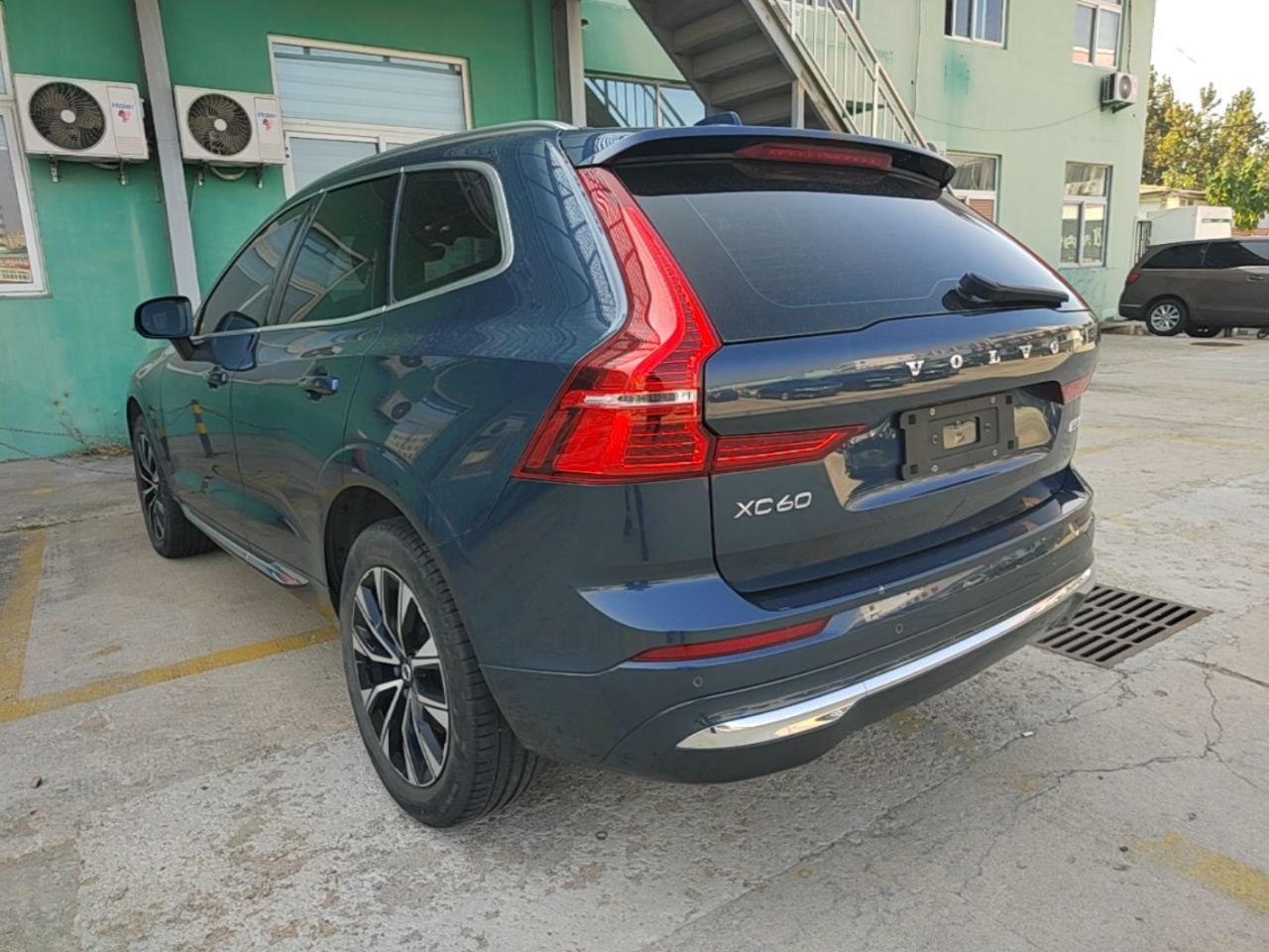 XC60 2023 B5 AWD Luxury photo 4