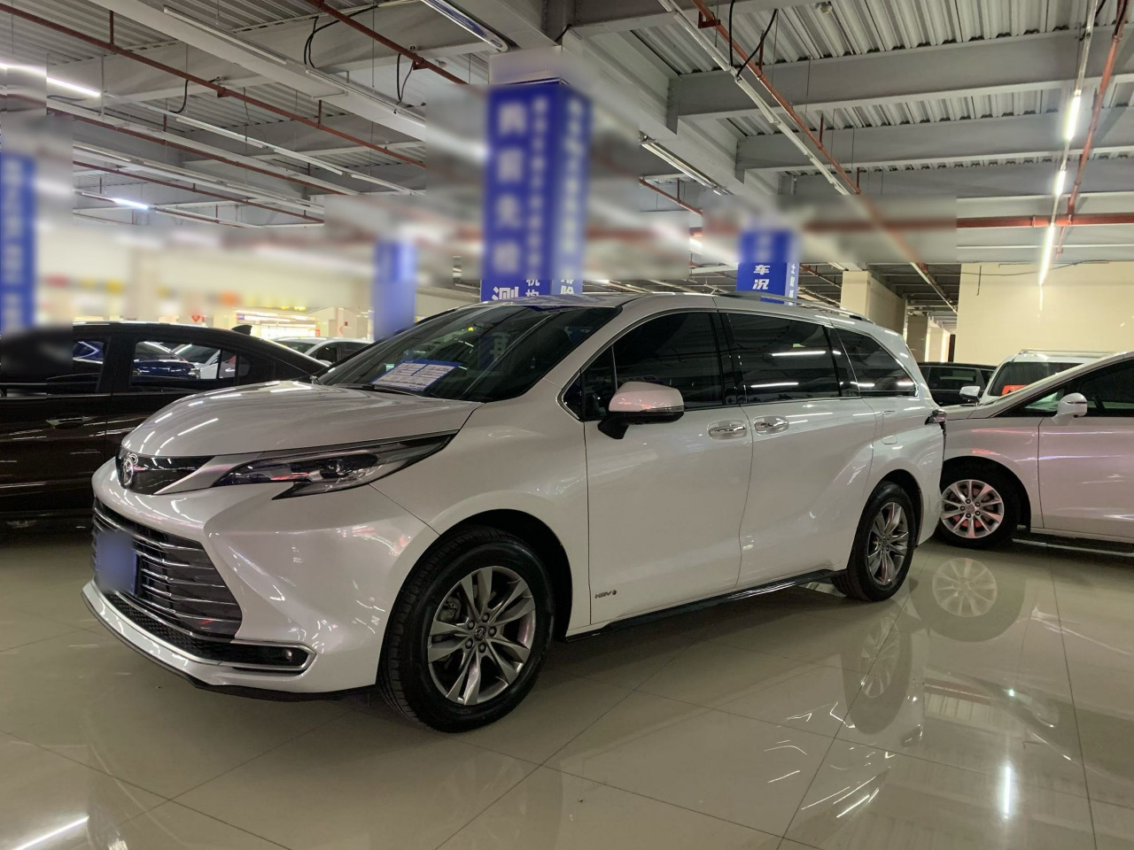 Sienna 2024 2.5L Hybrid AWD Premium