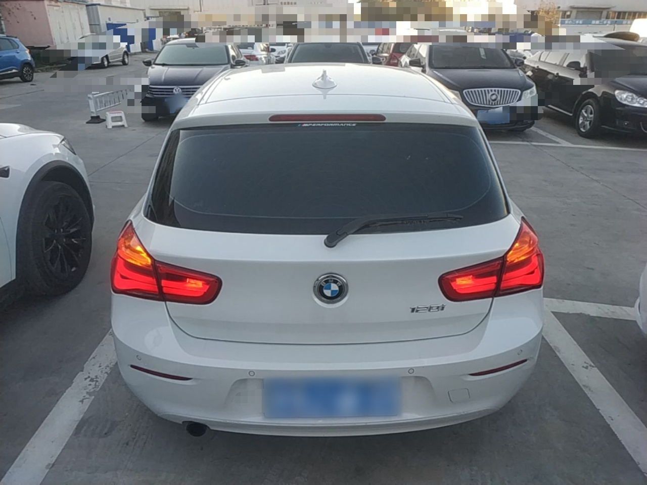 1 Series Imported 2015 120i Leading photo 5