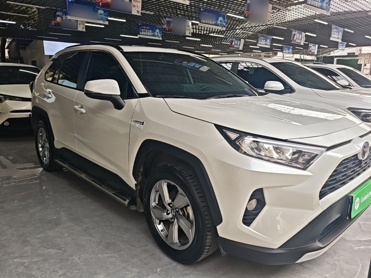RAV4 2022 Hybrid 2.5L E-CVT RWD Elite photo 3
