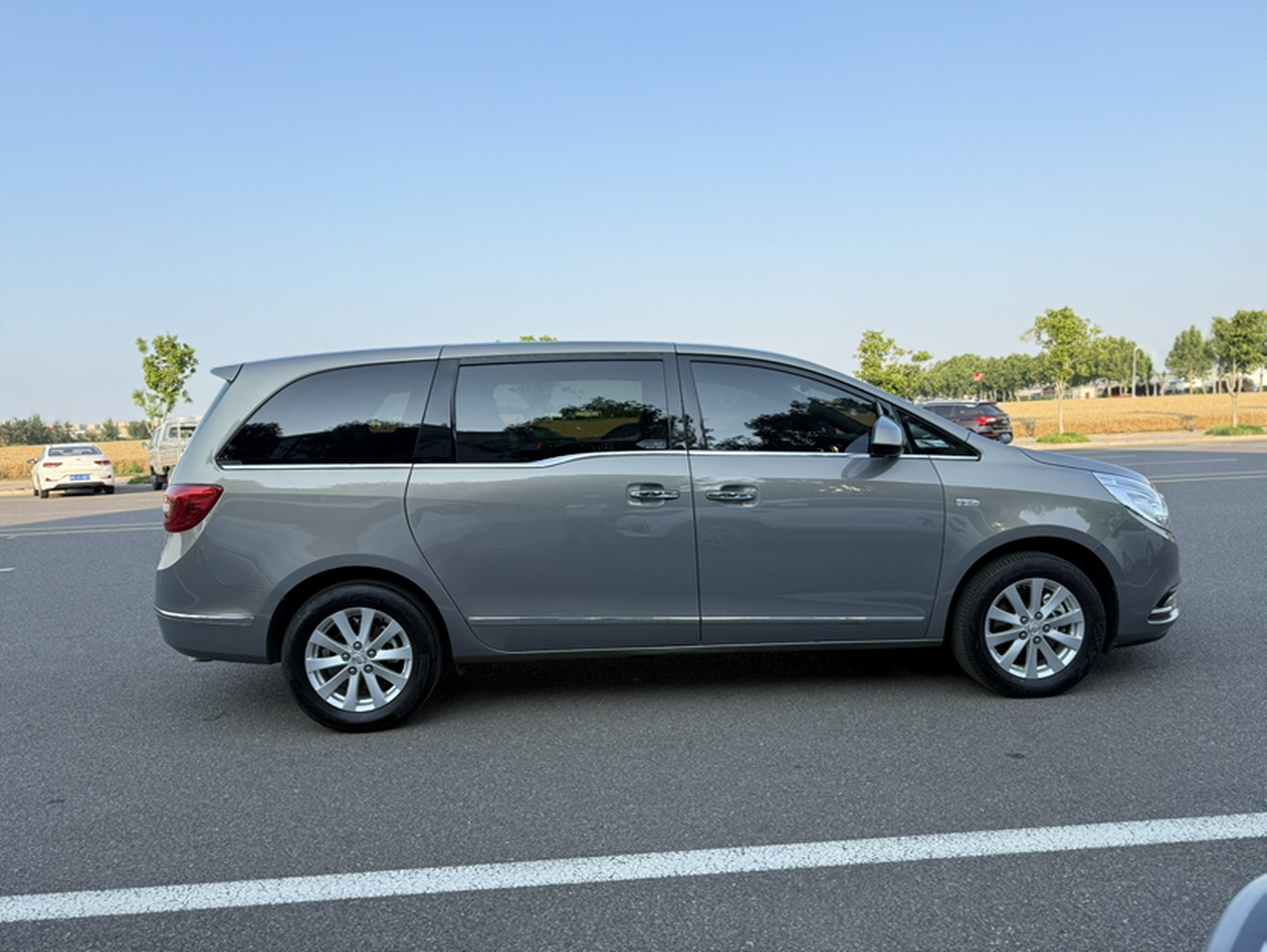 GL8 2018 28T Luxury China VI photo 3
