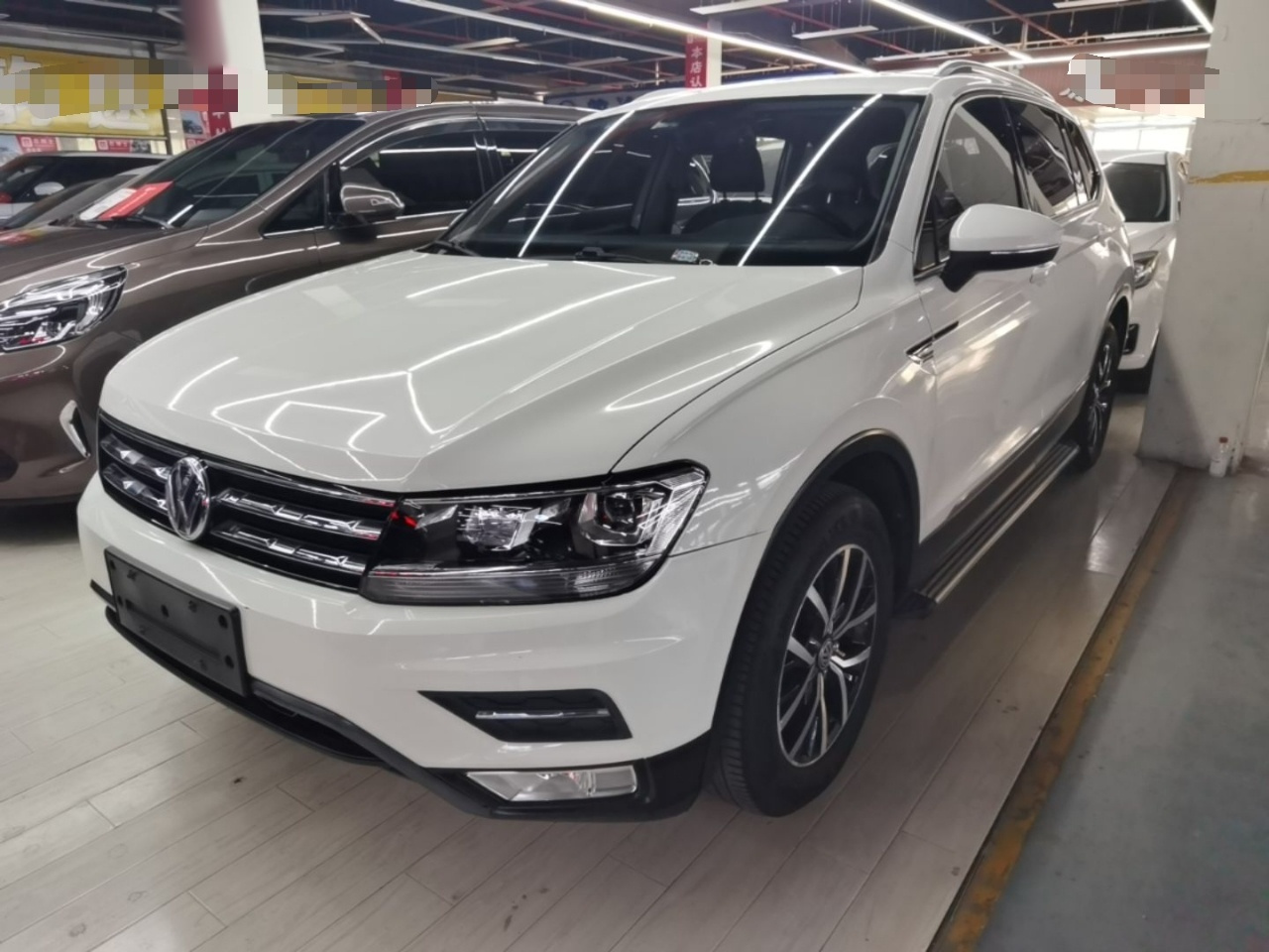 Tiguan L 2017 330TSI AT RWD Luxury