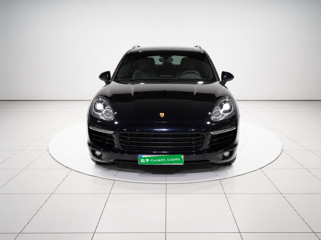 2016 Cayenne Platinum Edition 3.0T photo 2