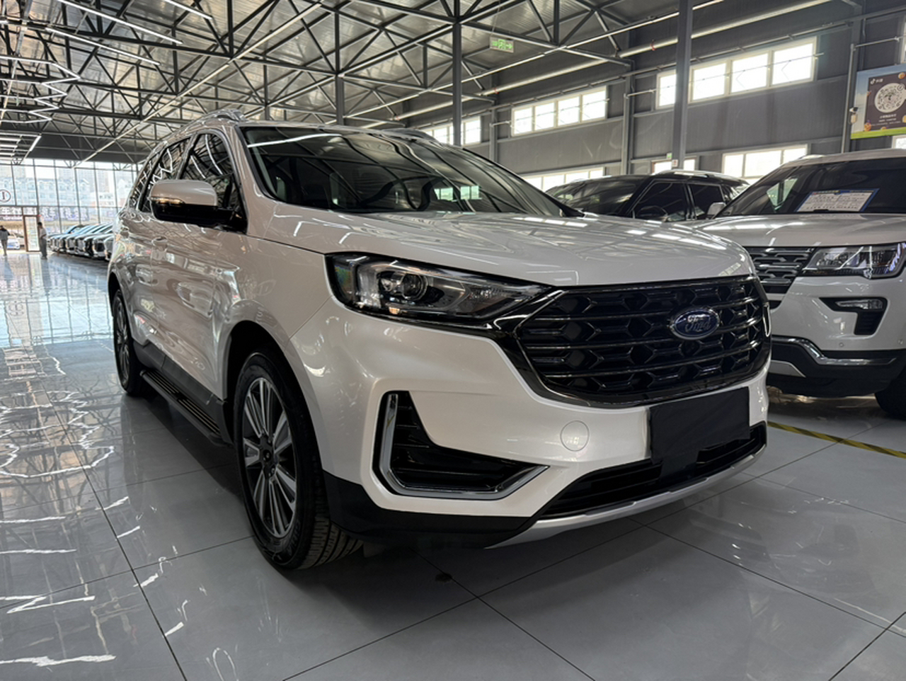 Edge 2021 PLUS EcoBoost 245 RWD 5-Seater photo 3