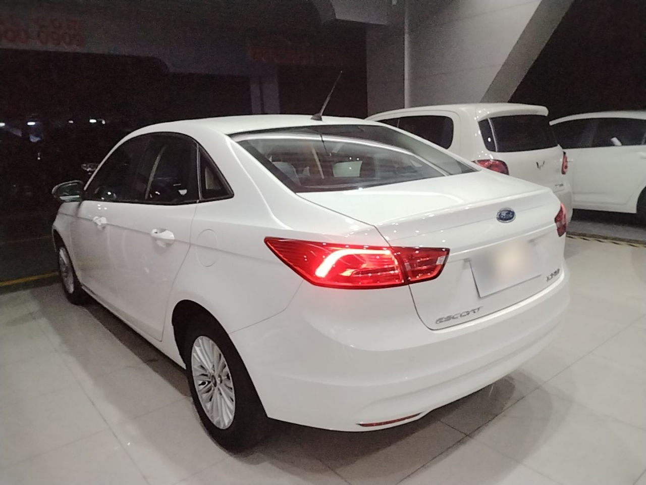 Escort 2015 1.5L MT Comfort photo 4
