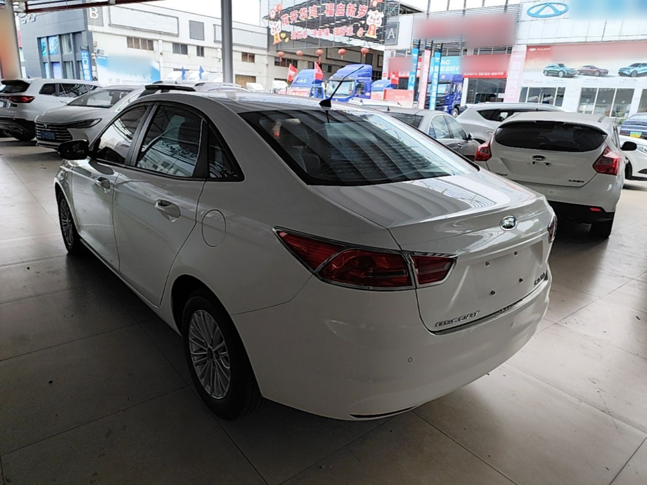 Escort 2015 1.5L AT Comfort photo 4