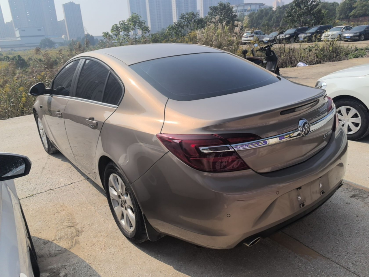 Regal 2015 1.6T Leading Tech photo 4