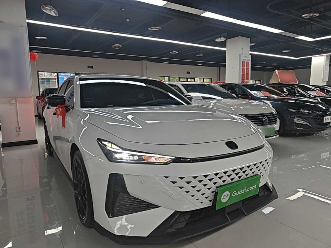 UNI-V 2024 1.5T Exclusive photo 3