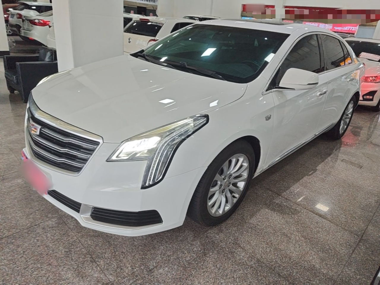 XTS 2018 28T Tech