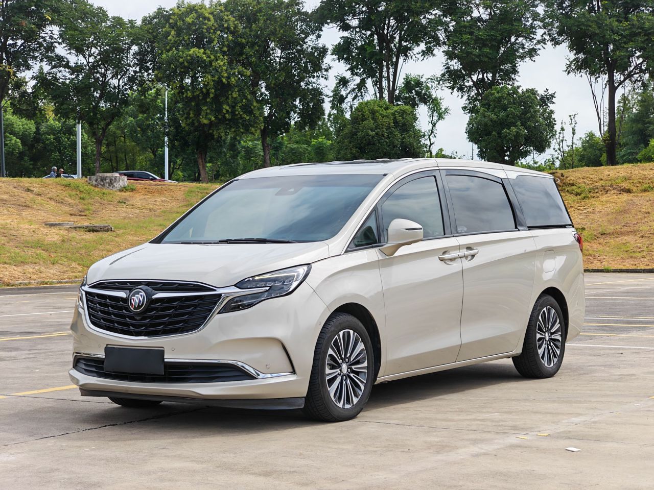 GL8 2022 ES 653T Luxury