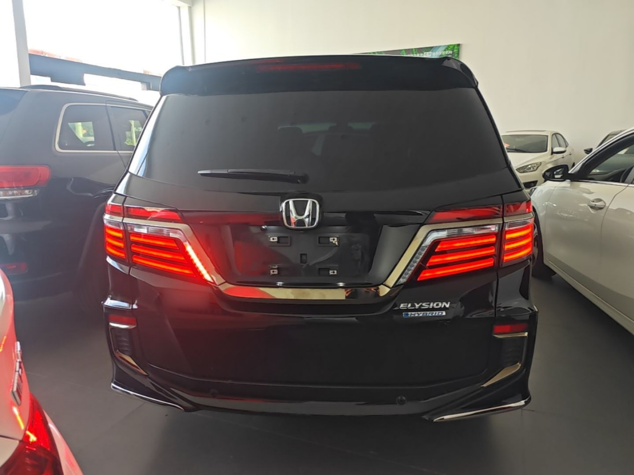 Elysion 2019 2.0L Hybrid Luxury photo 5