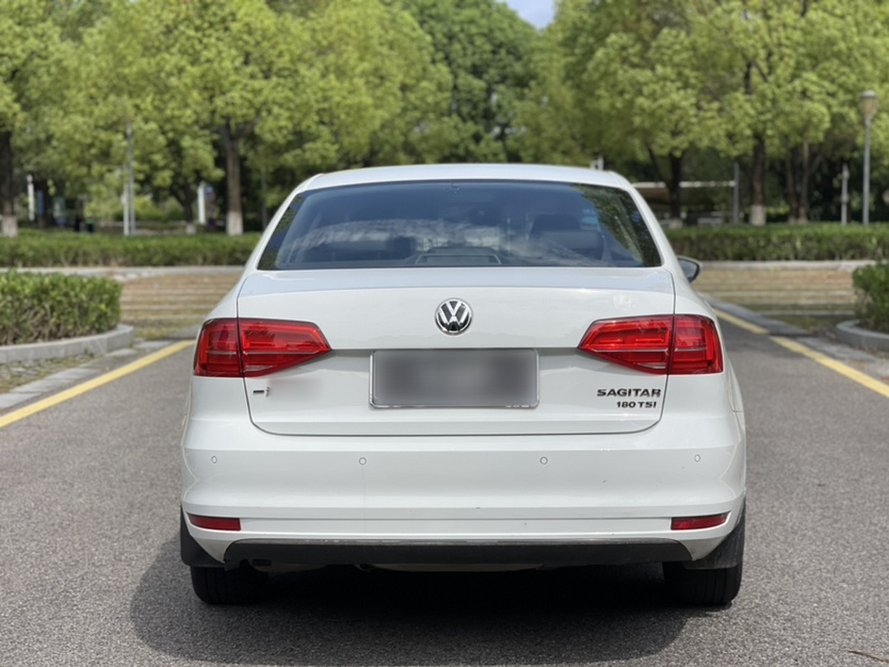 Sagitar 2017 180TSI AT Exclusive photo 3