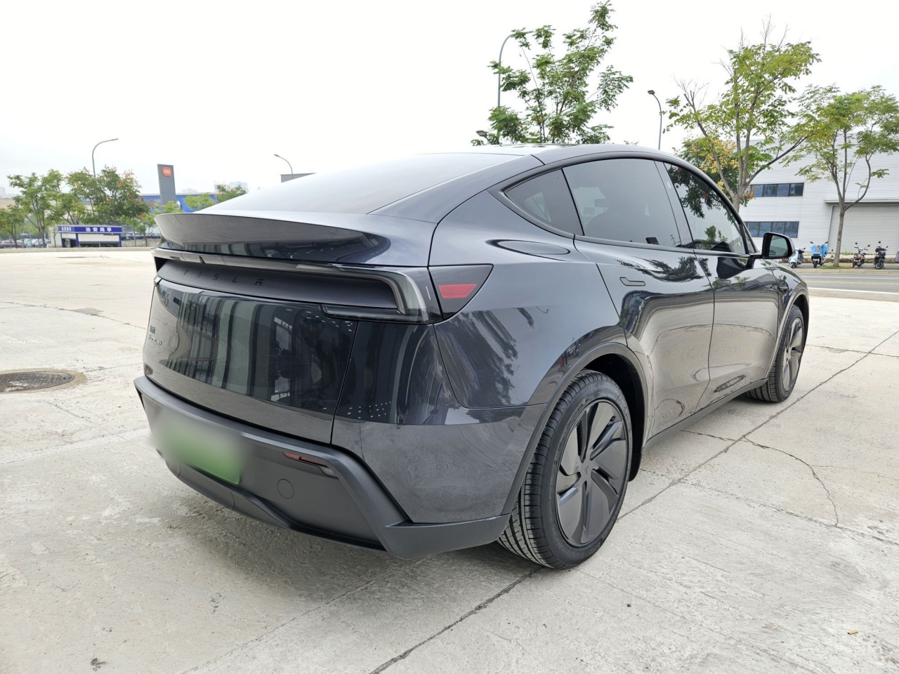 Model Y 2025 RWD photo 4
