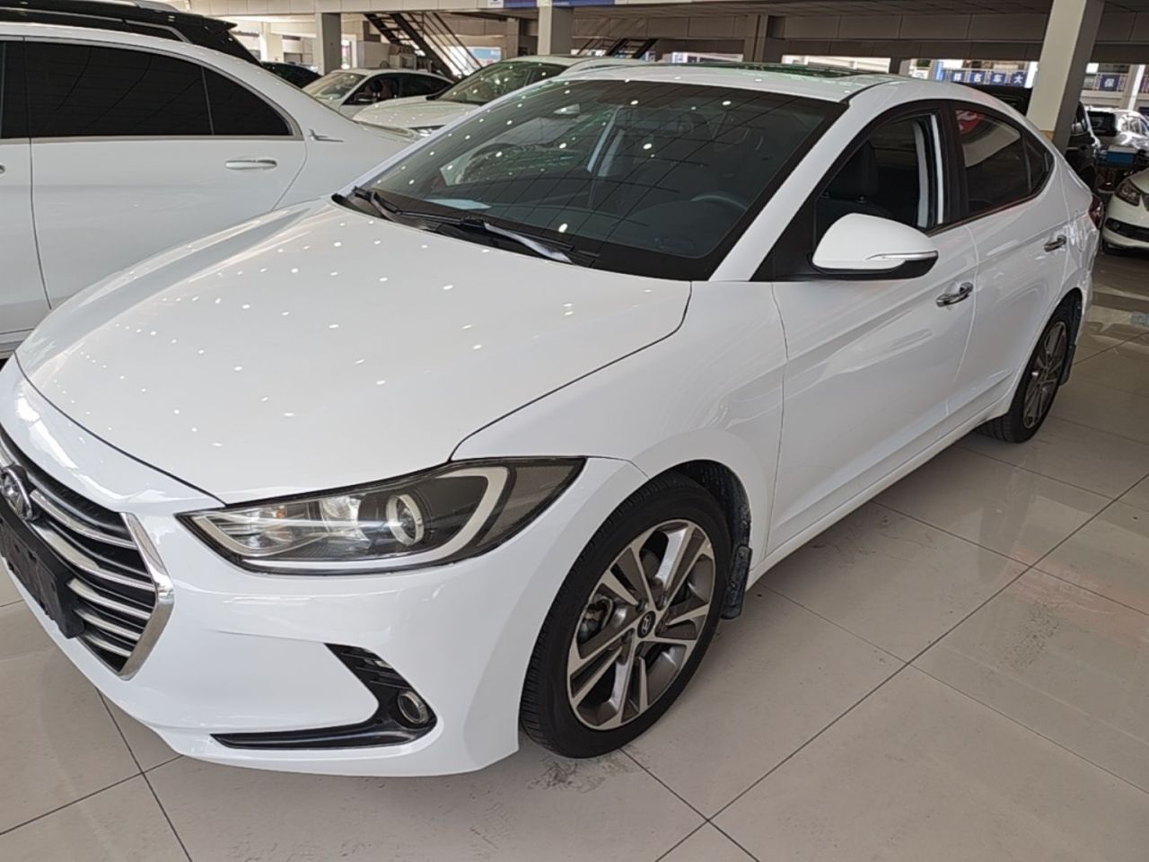 Elantra 2016 1.6L AT Smart Elite