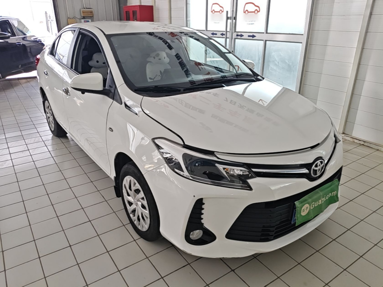 Vios 2022 1.5L 20 Anniversary Edition photo 3