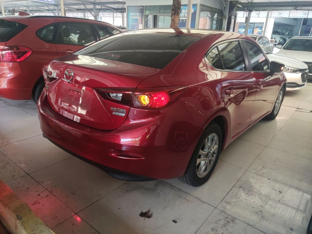 3 Axela 2016 Sedan 1.5L AT Luxury photo 4