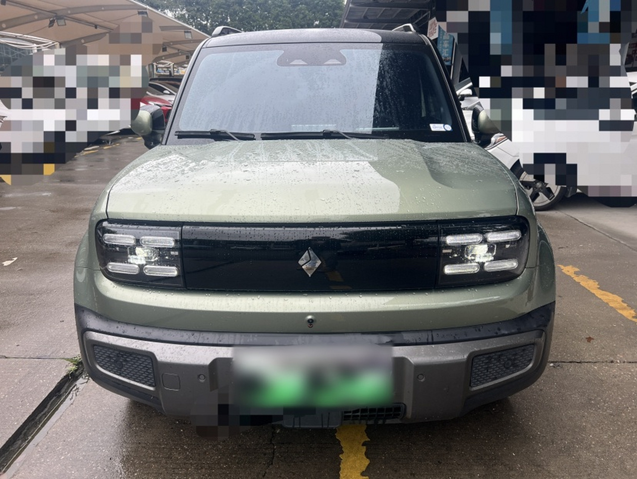 Plus 2024 Smart Premium 4-Seater photo 4