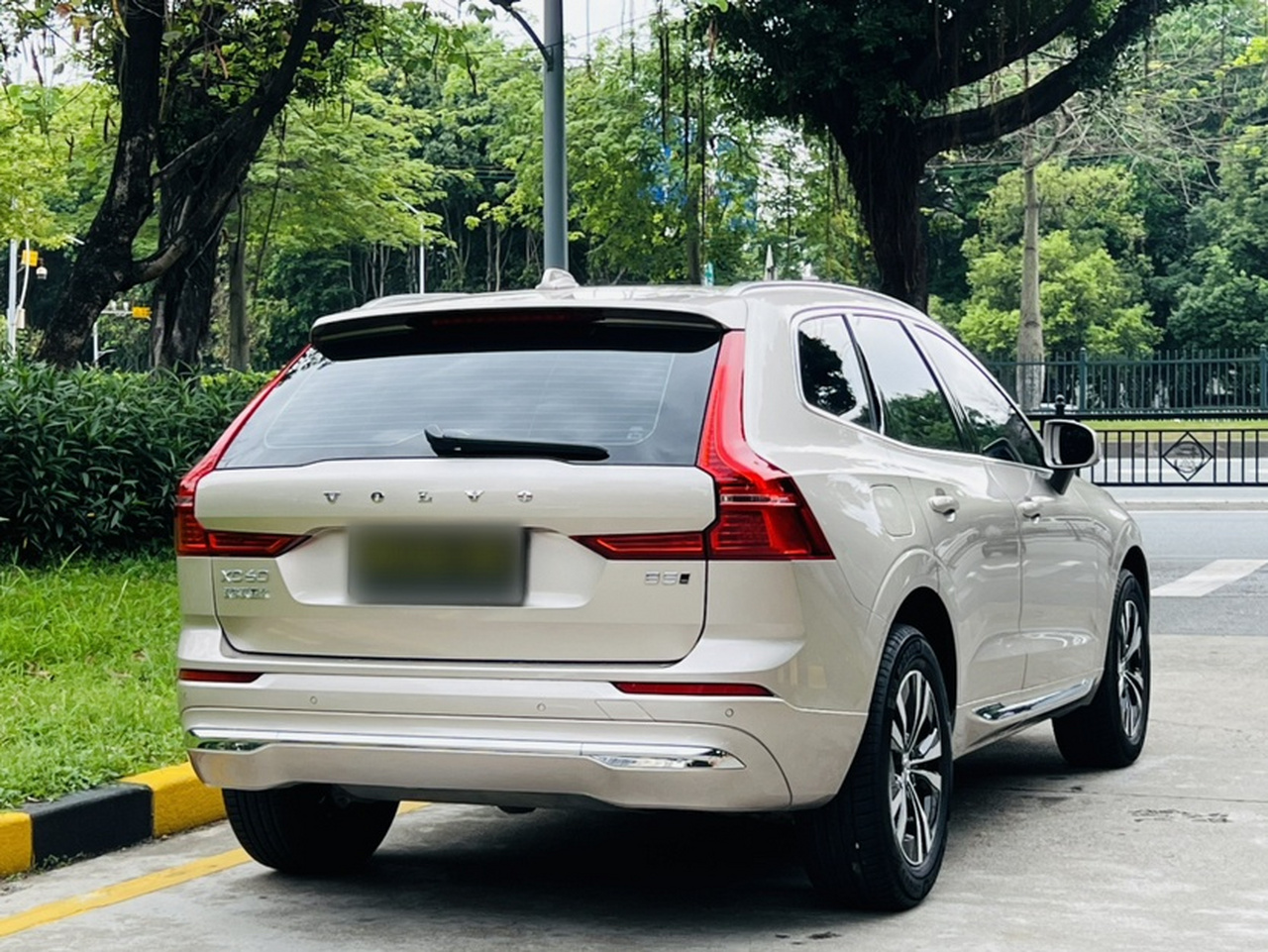 XC60 2025 B5 AWD Luxury photo 2