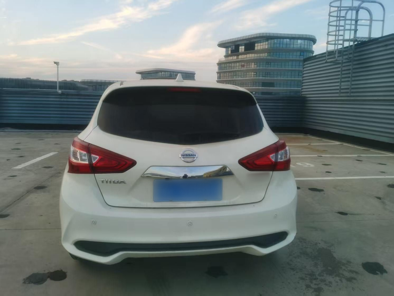 Tiida 2024 1.6L CVT photo 4