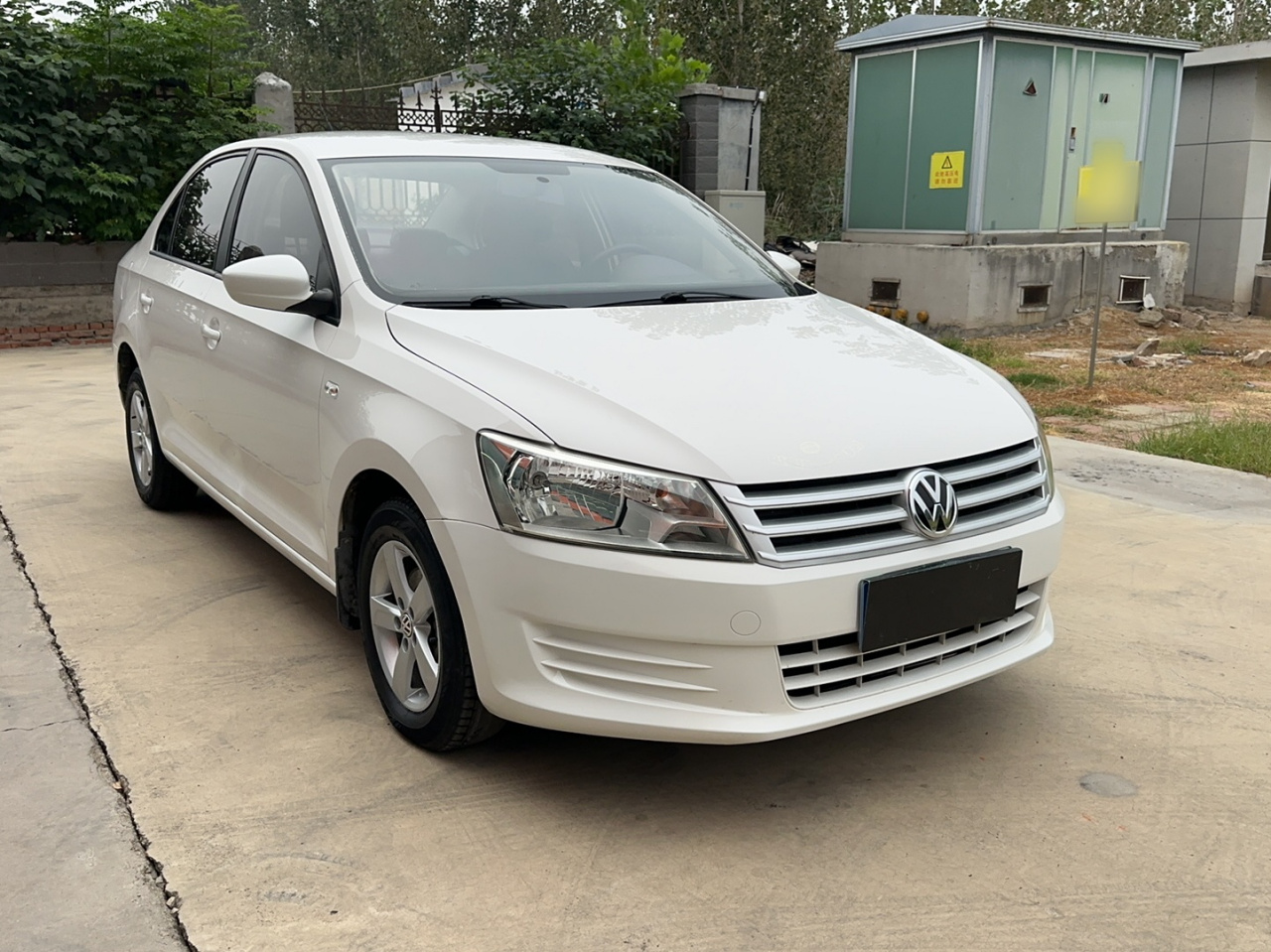 Santana 2013 1.6L AT photo 3