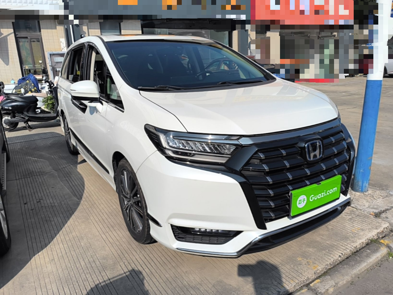 Elysion 2022 2.0L e:HEV Luxury photo 3