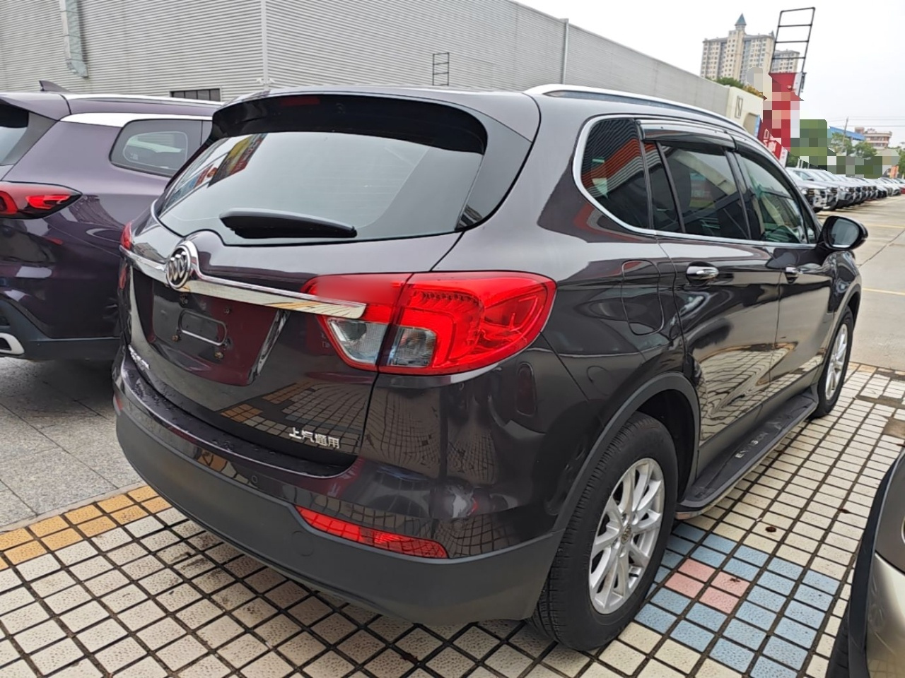 Envision 2017 20T RWD Leading photo 4