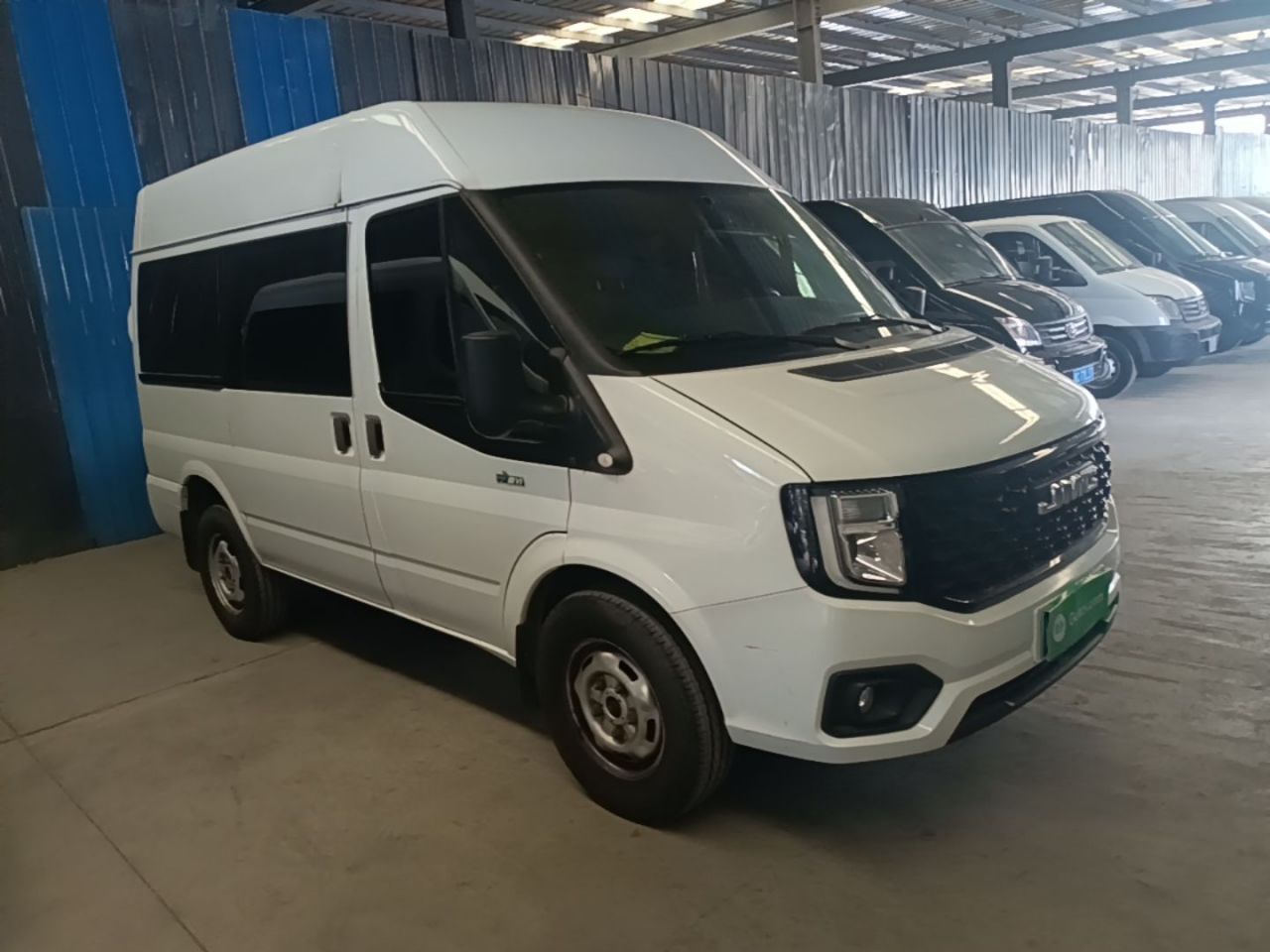 2023 2.0T MT Short Wheelbase 5-Seater photo 5