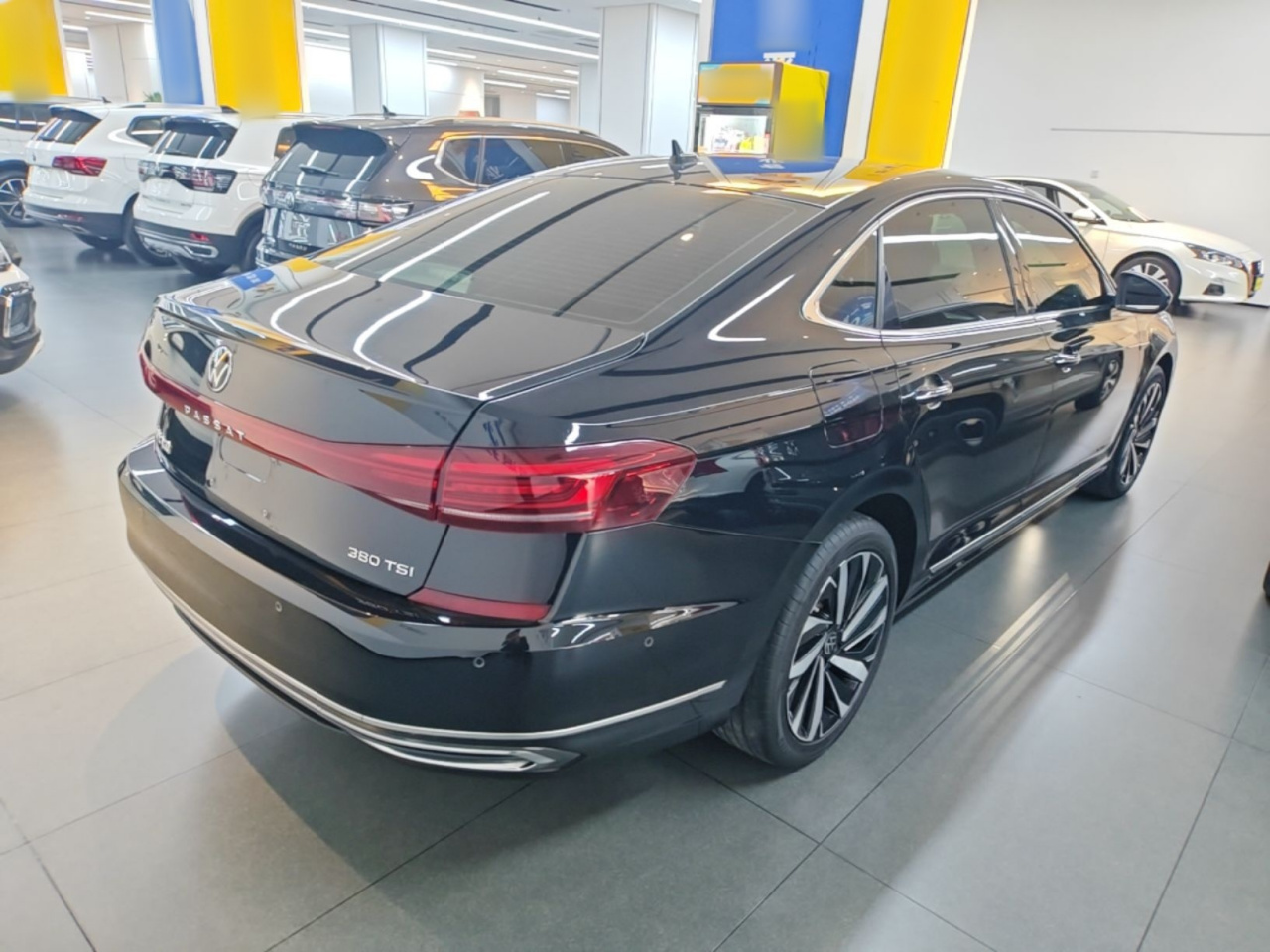 Passat 2023 Facelift 380TSI Flagship photo 4