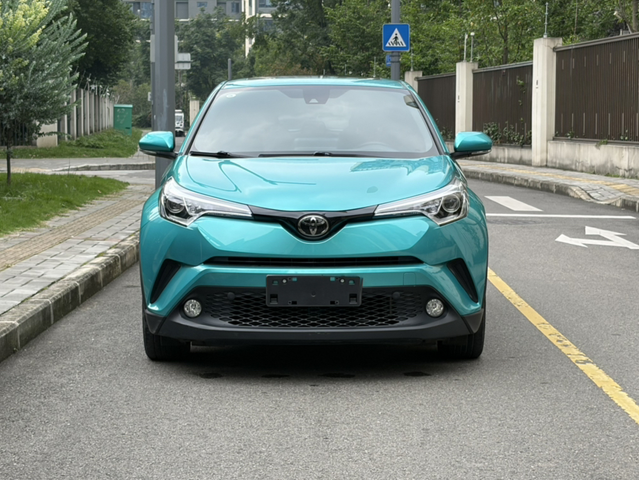 C-HR 2020 2.0L Leading photo 2