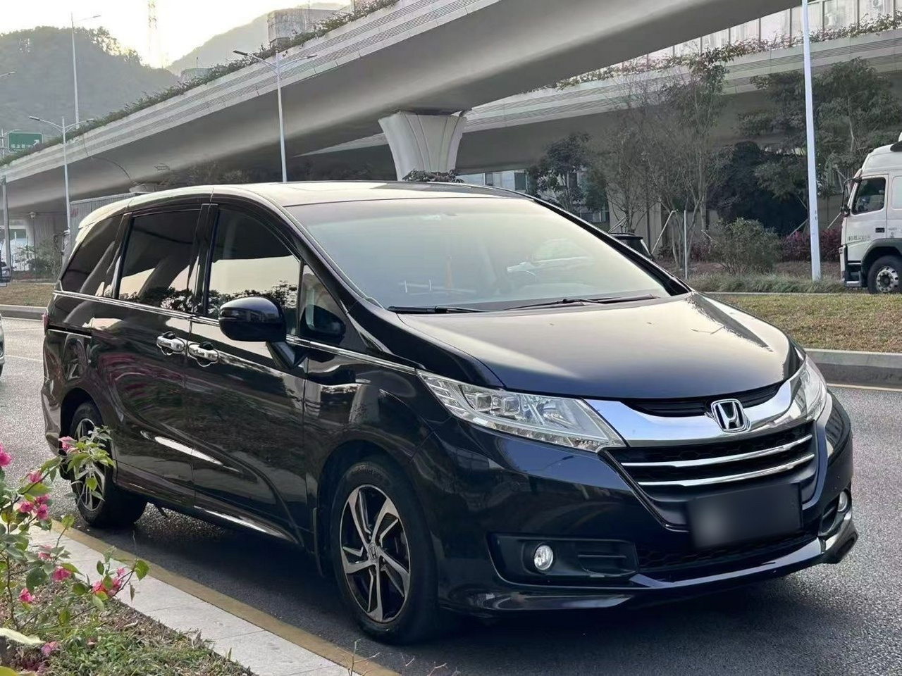 Odyssey 2015 Facelift 2.4L Smart photo 3