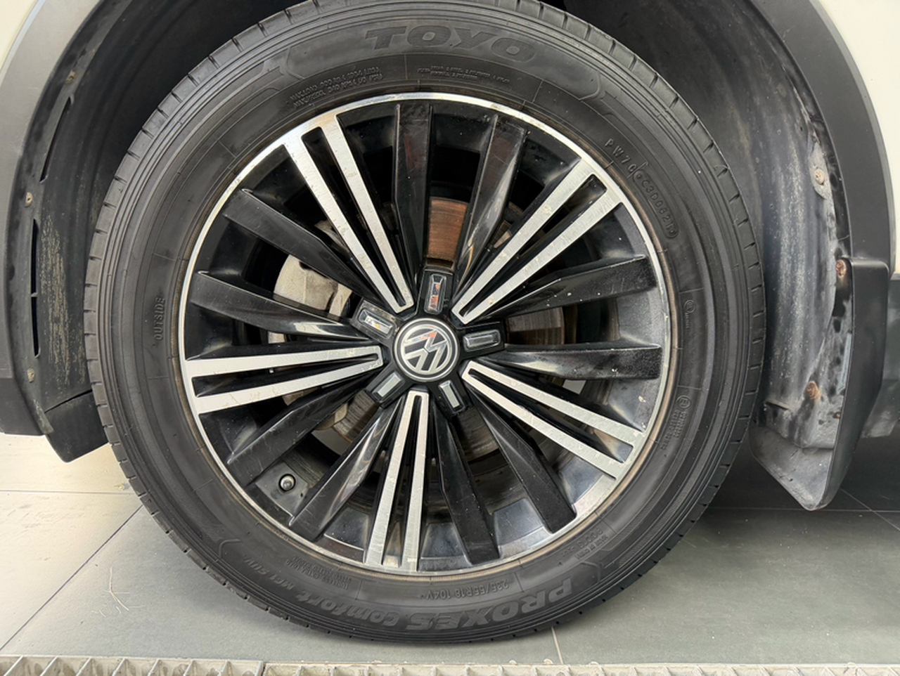Tiguan L 2017 380TSI AT AWD Luxury photo 2