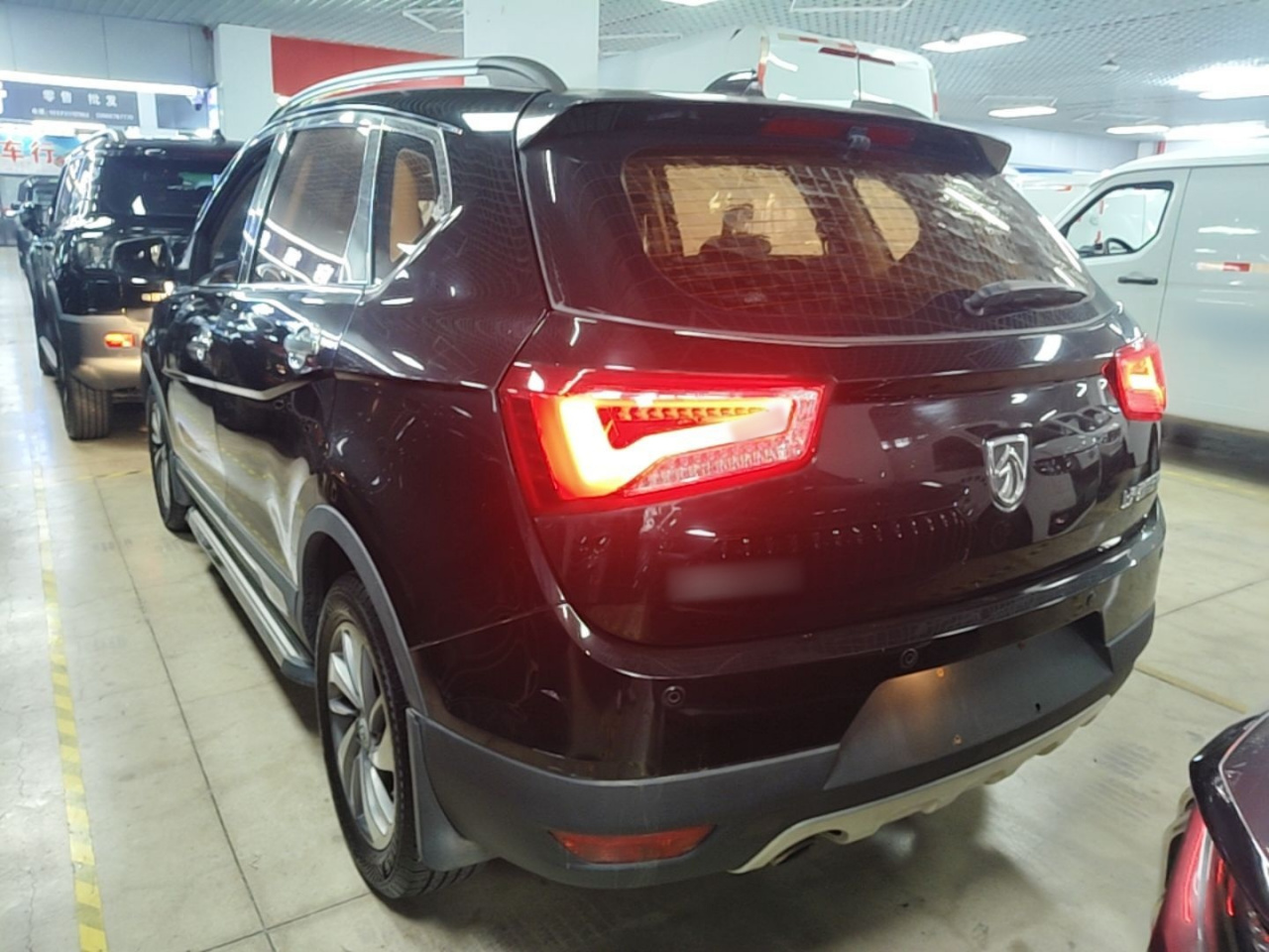 560 2016 1.8L MT Luxury photo 4