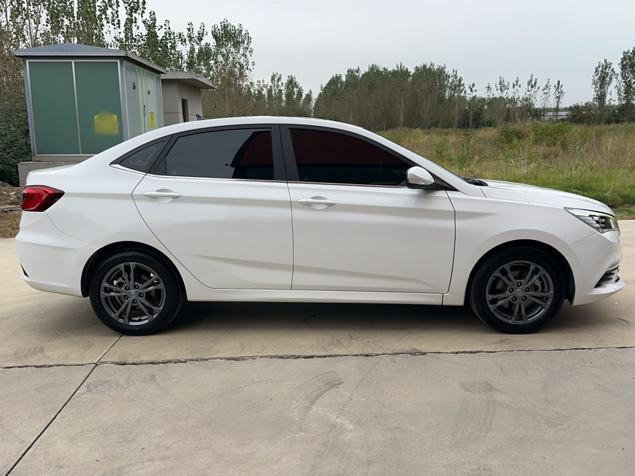 Eado DT 2019 1.6L AT Smart China VI photo 4