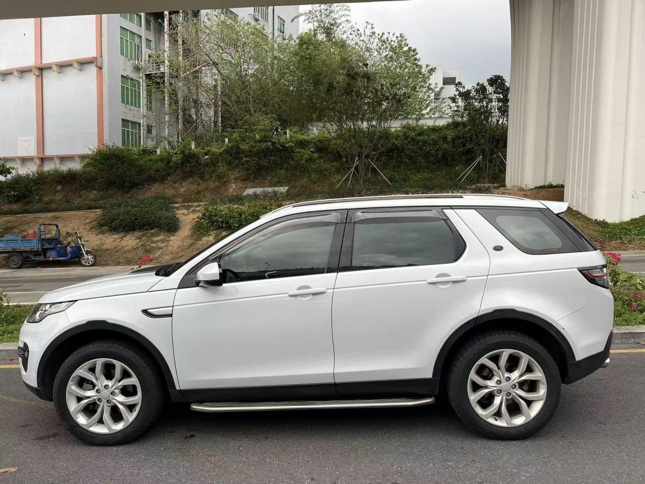 Discovery Sport 2016 2.0T HSE photo 4