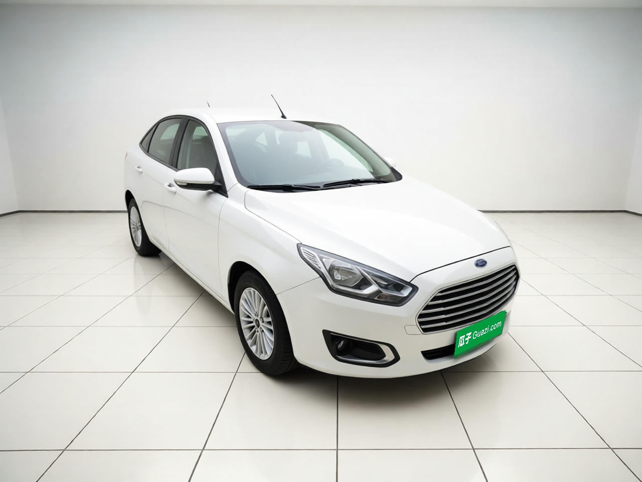 Escort 2015 1.5L AT Comfort photo 3