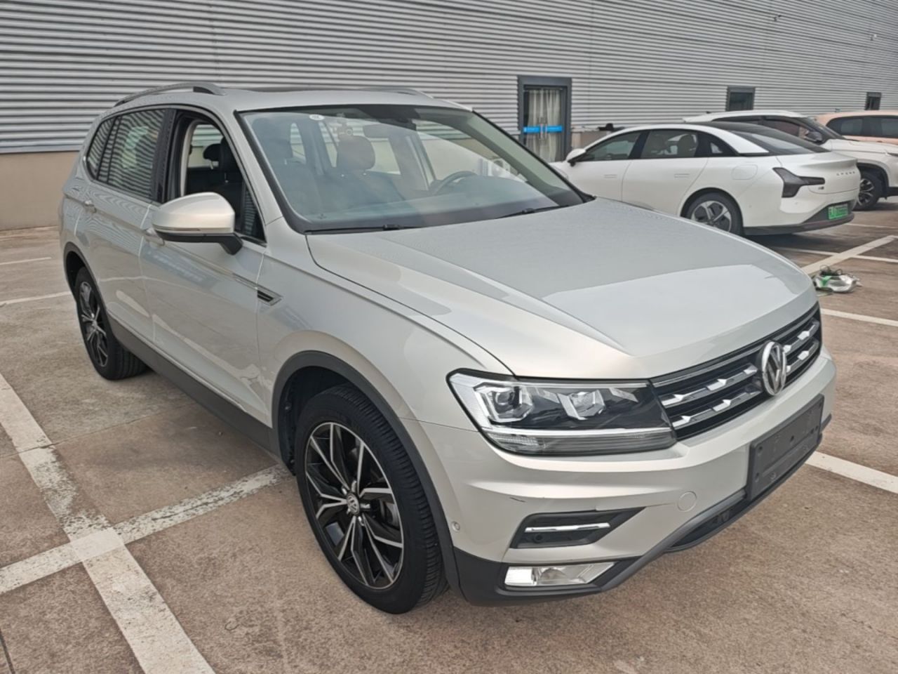 Tiguan L 2019 330TSI AT RWD Luxury China V photo 5