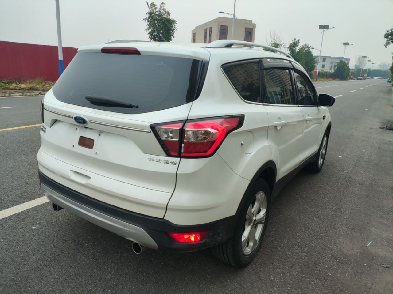 Kuga 2017 EcoBoost 180 RWD photo 4