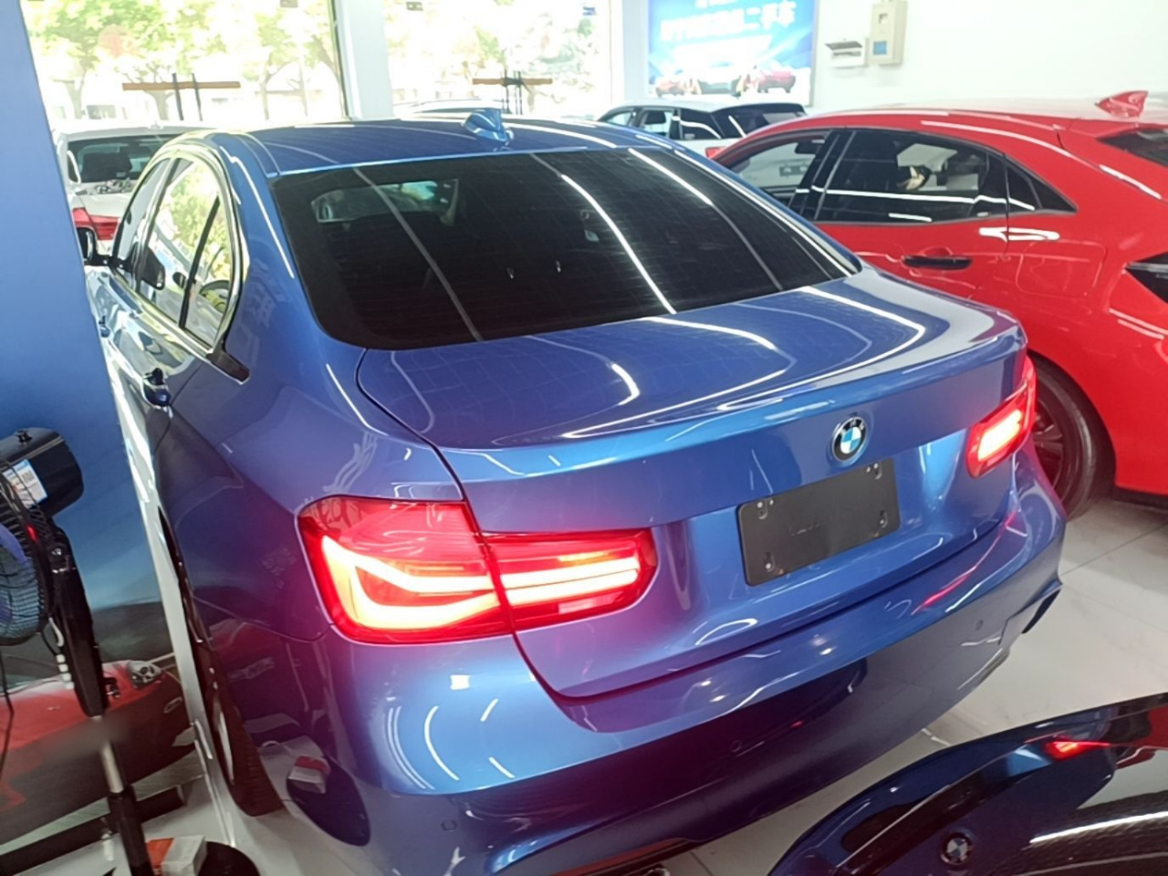 3 Series 2018 320Li Leading M Sport Package photo 4