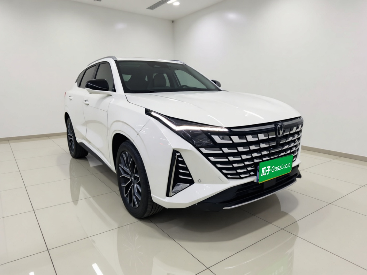 UNI-Z 2025 1.5T Premium photo 3