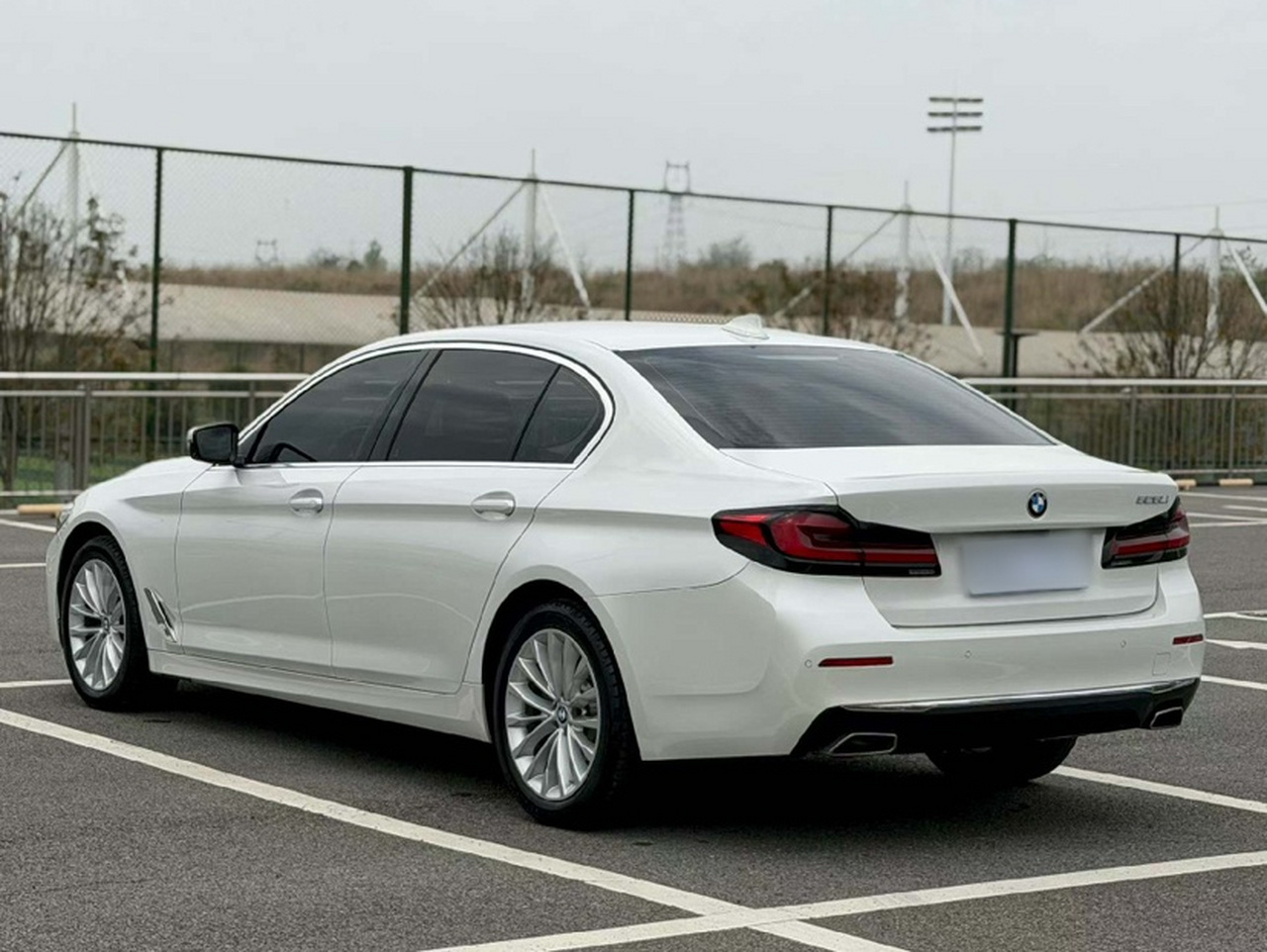 5 Series 2022 Facelift 525Li Luxury photo 2