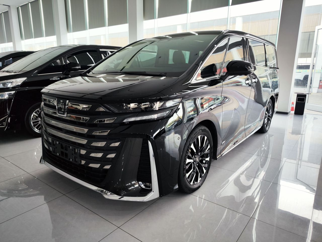 2024 Crown Hybrid 2.5L Supreme Executive