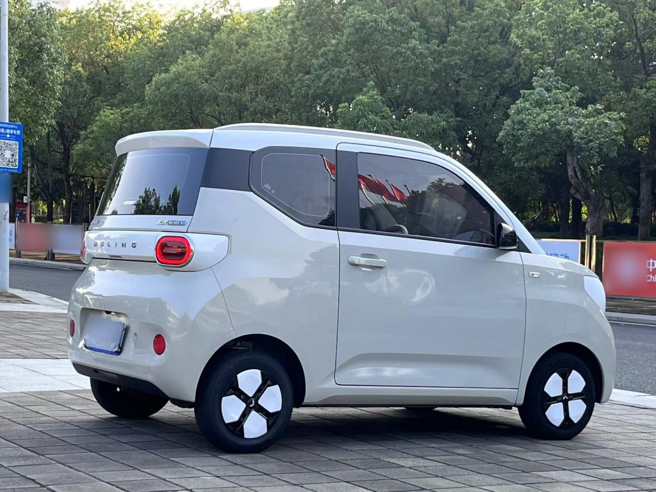 Hongguang MINIEV 2024 3rd Gen 215km Advanced photo 4