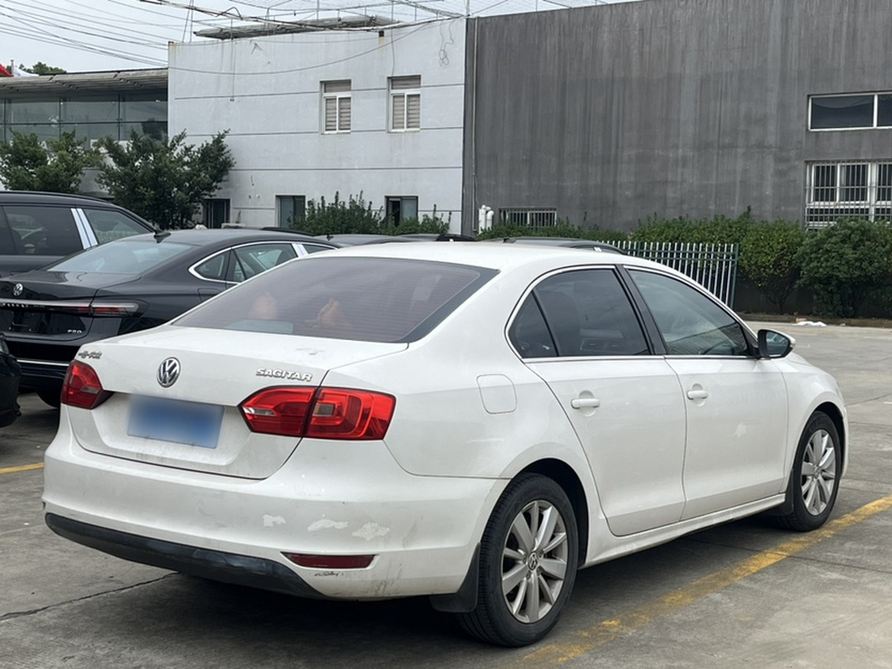 Sagitar 2014 Facelift 1.6L AT Fashion photo 5