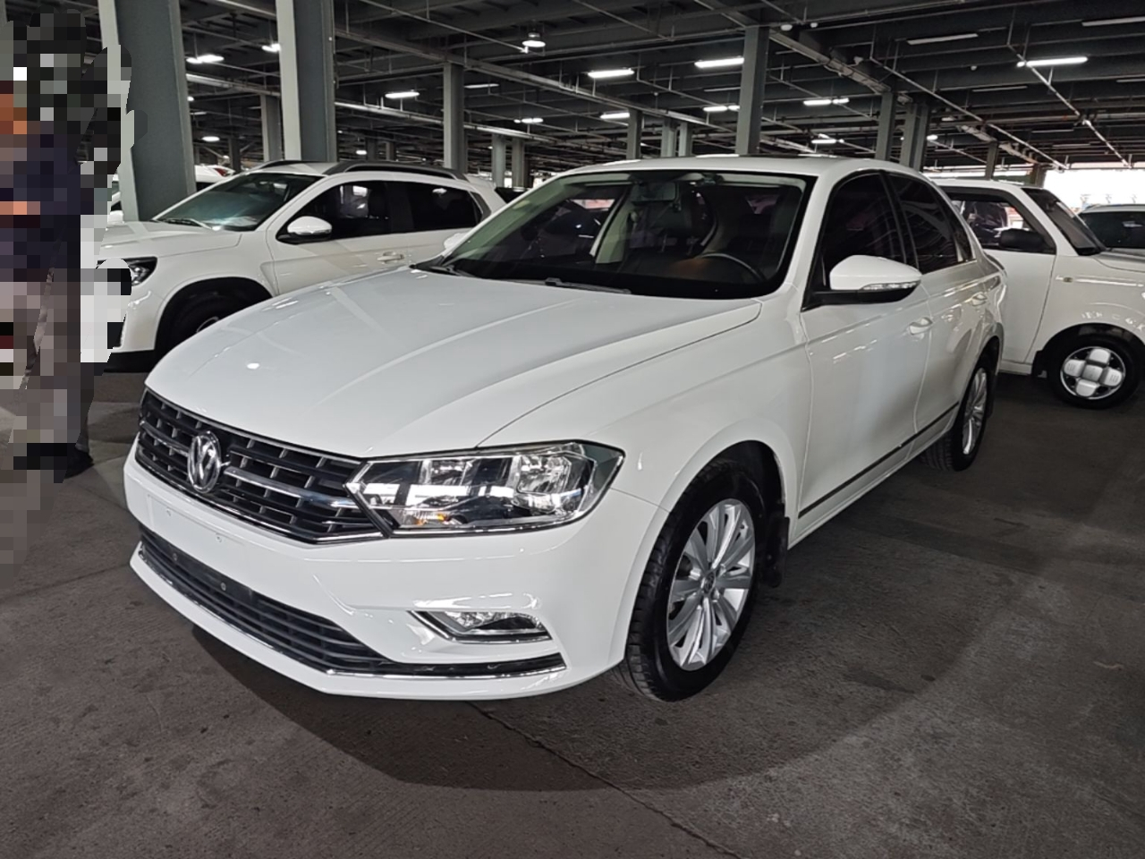 Bora 2017 1.6L AT Comfort