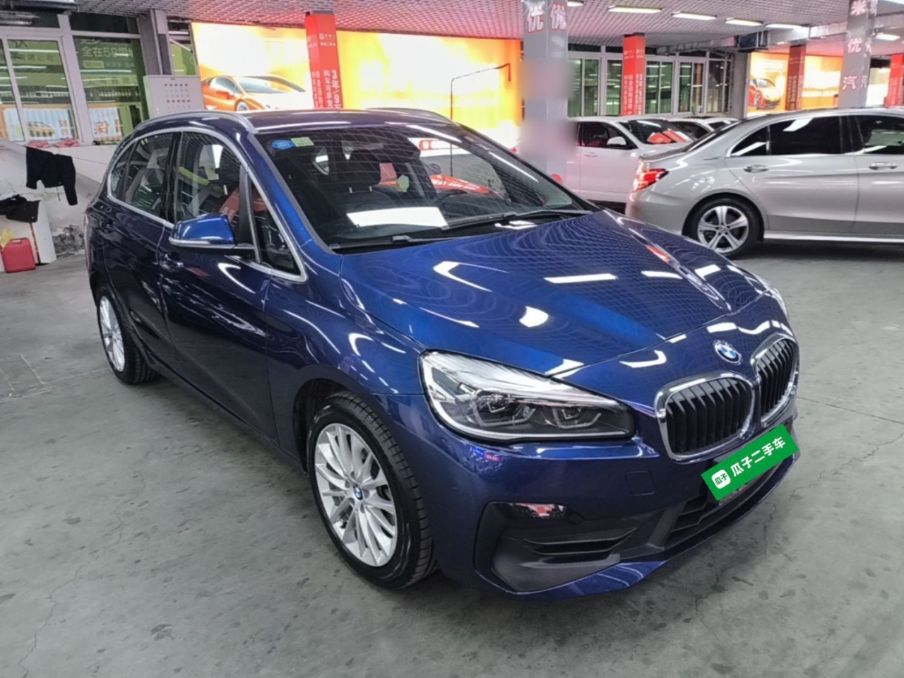 2 Series Wagon 2019 218i Leading photo 3