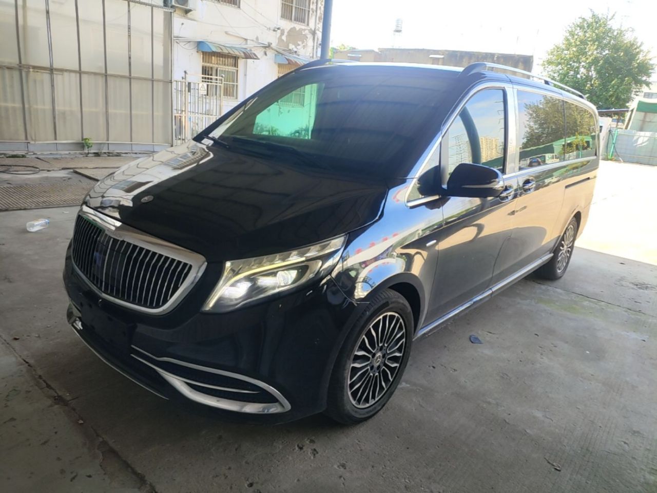 V-Class 2018 V 260 L Premium Extended China VI