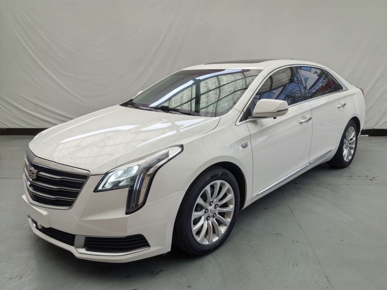 XTS 2018 28T Tech